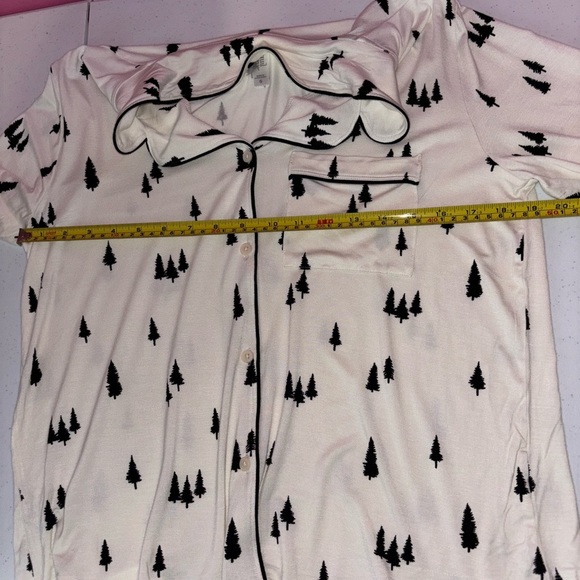 Tranquil & True White Shirt with Black Tree Design - Picture 8 of 9